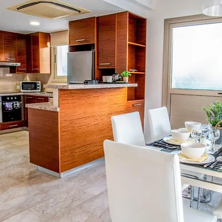 Villa In Sleeps 6 Includes Swimming Pool And Air Con 4 Mavroli