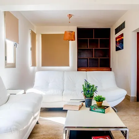 Villa In Sleeps 6 Includes Swimming Pool And Air Con 4 Mavroli