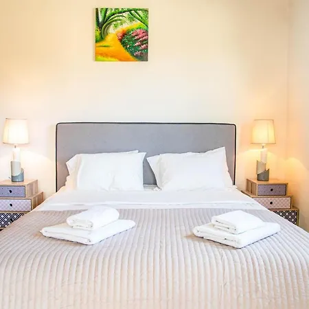 In Sleeps 6 Includes Swimming Pool And Air Con 4 Villa *