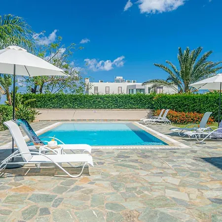 Villa In Sleeps 6 Includes Swimming Pool And Air Con 4 Mavroli